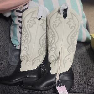 Wildfable Black and White Cowboy Boots